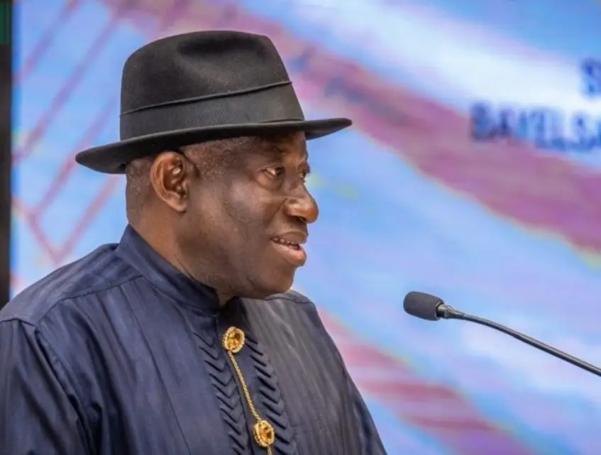 Coup d’etat: Ex-President Jonathan returns to Nigeria after being trapped in Guinea-Bissau (Video)