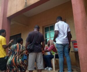 AnambraDecides2025 Governorship Election: APGA agent allegedly force INEC official to deliver Polling Unit in Soludo’s home town