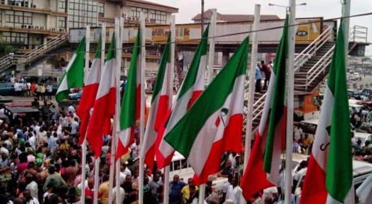 Photos: PDP Supporters Turn Wadata Plaza To Battlefield, Exchange Punches Amid Battle For Control