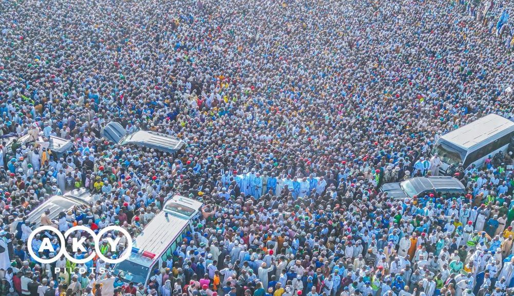 Massive Crowd As Sheikh Dahiru Usman Bauchi Is Buried (Photos)