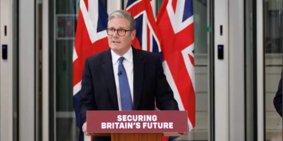 UK to enforce tough migrant language rules from 2026