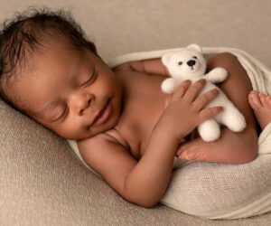 New parents’ rules for guests visiting their newborn spark conversation online