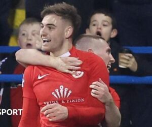 Irish Premiership: Larne beat Coleraine to move top