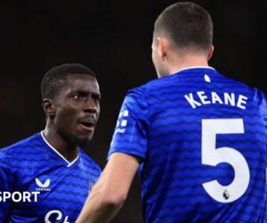 Idrissa Gueye: Everton red card appeal rejected by FA, says David Moyes