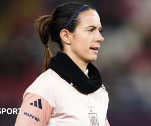 Aitana Bonmati: Spain and Barcelona midfielder set for spell on sidelines with broken eg