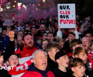 Salford Red Devils: Troubled club given fourth winding-up reprieve