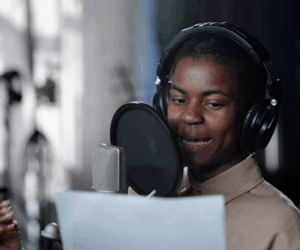 How to Become a Voice Actor in 2025