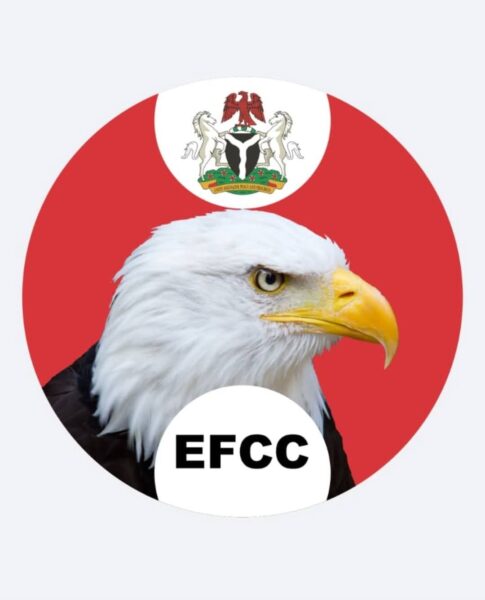 Lagos estate resident jumps to his de@th during EFCC sting operation