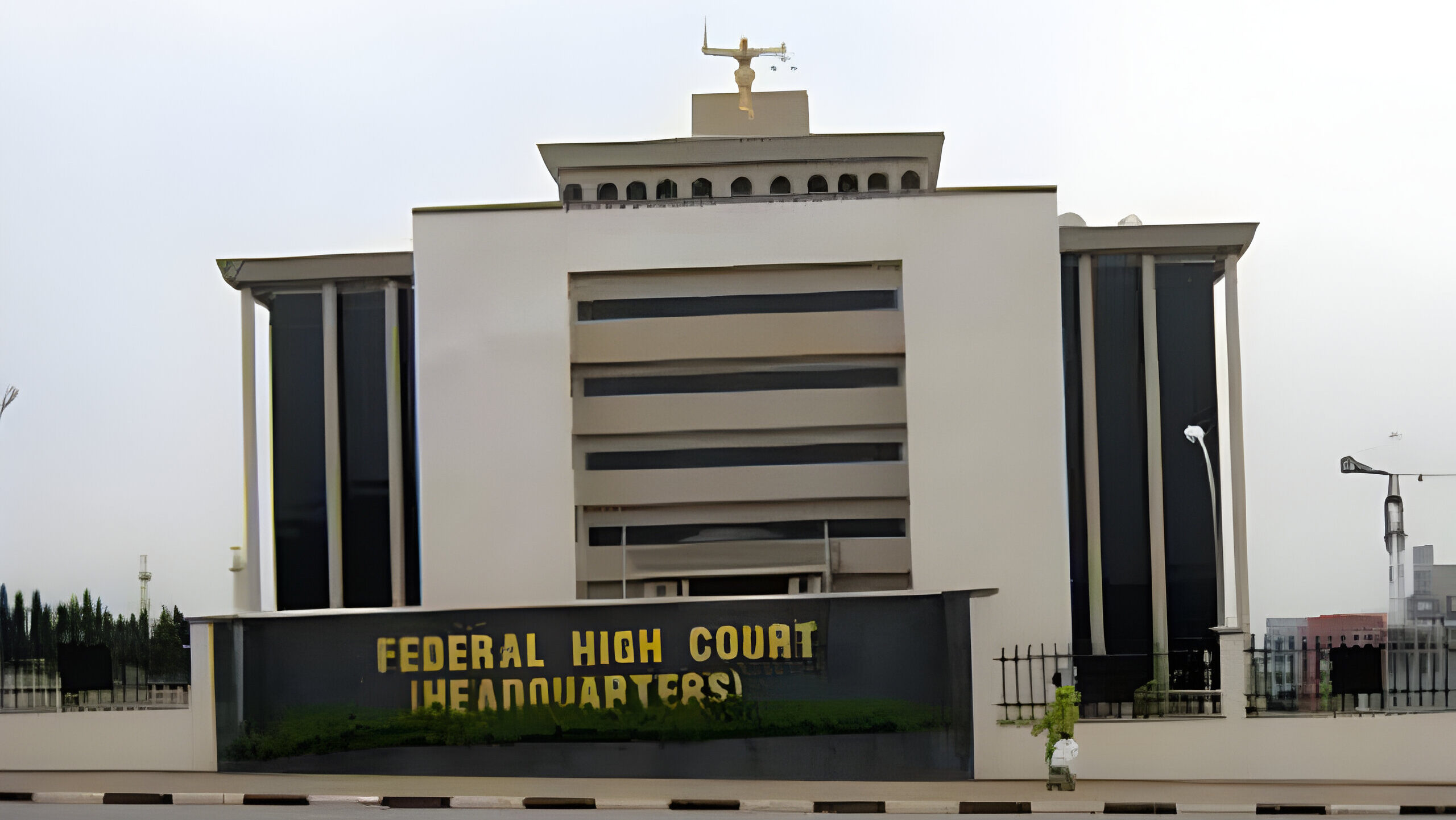 Court convicts man of operating unlicensed financial services