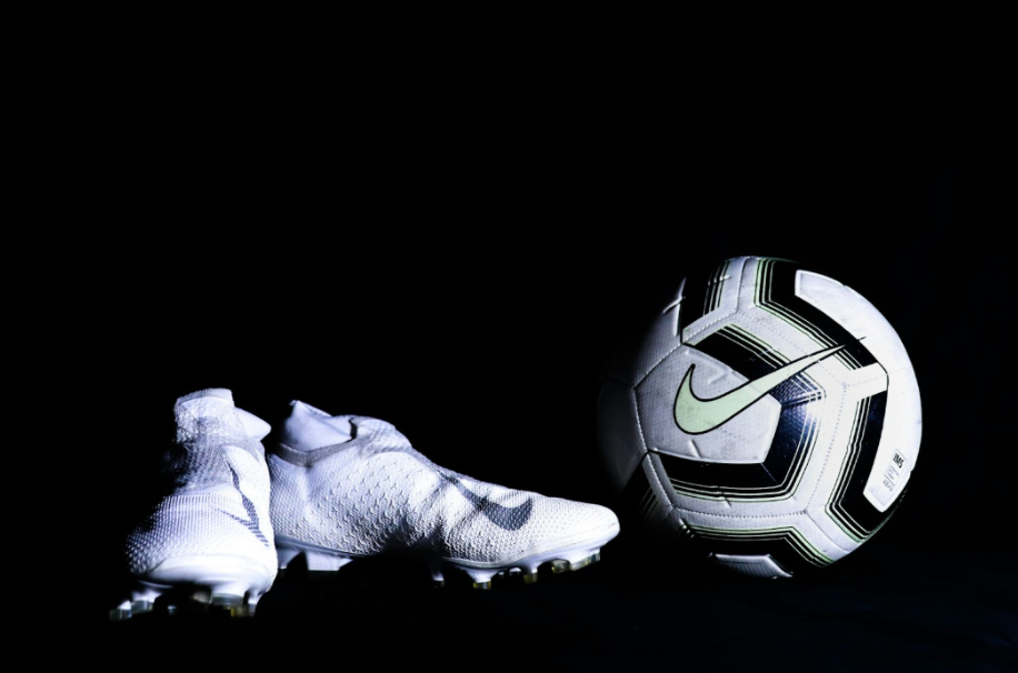 Football Leagues Analytics and Expected Outcomes