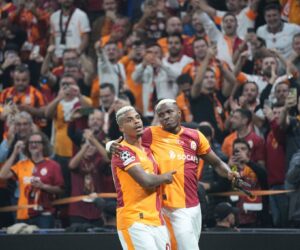 “A really great striker” – Ajax defender eyes UCL showdown against Victor Osimhen