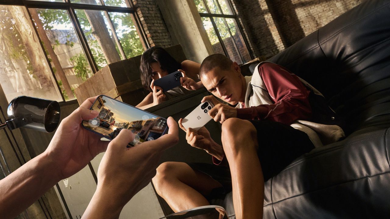 Buy the new OnePlus 15 and get a free gift worth up to £269!