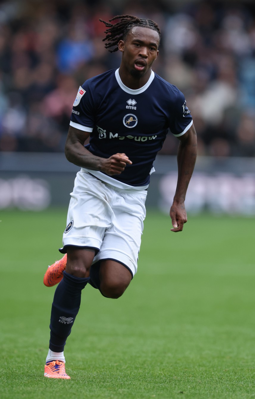 EFL star stretchered off and rushed to hospital as Portsmouth vs Millwall gets suspended after sickening head injury