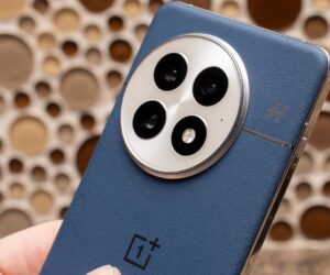 Save $200 on the best Android phone with this Black Friday OnePlus 13 deal