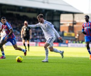 Mason Mount and Bruno Fernandes made up Man United free-kick on the spot
