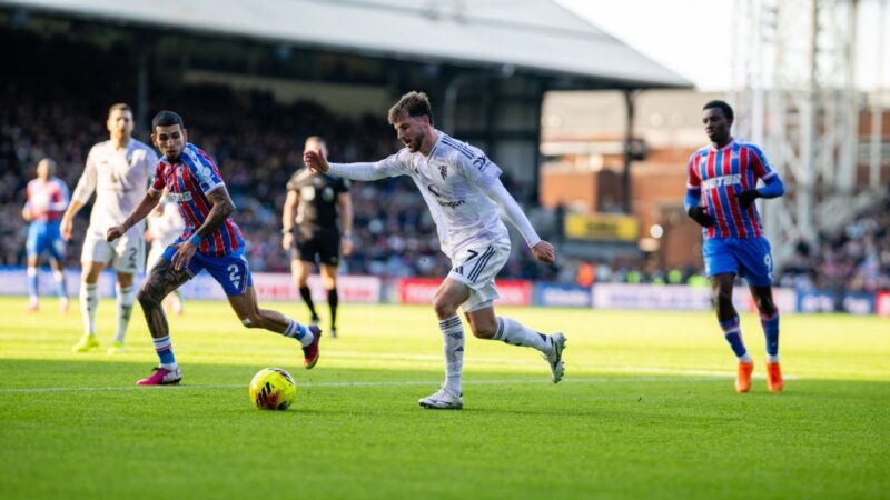 Mason Mount and Bruno Fernandes made up Man United free-kick on the spot