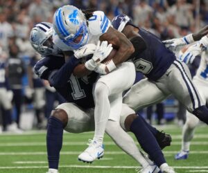 Jahmyr Gibbs’ three TD runs power Lions over Cowboys