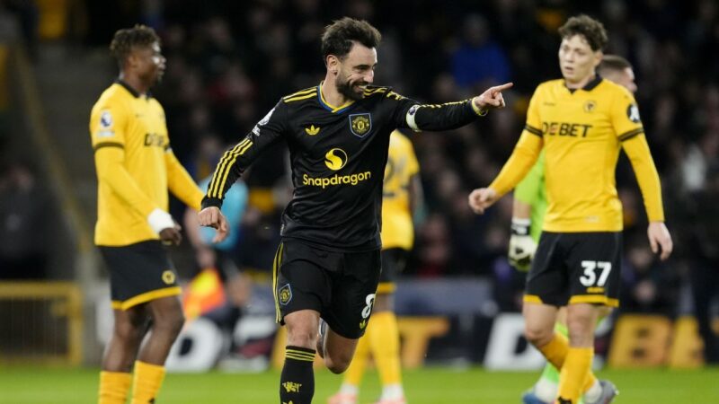 Wolves vs. Man United LIVE: Latest updates as Fernandes puts visitors in front