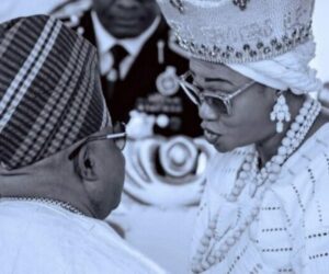 Tinubu’s Wife Orders Gov. Adeleke To Stop Wasting Time Singing Or She’ll Put Off His Microphone