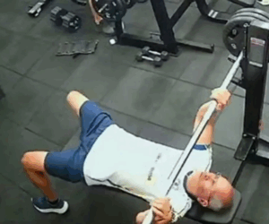 Tragedy as dad d!es in freak gym accident while bench-pressing