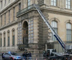 Louvre trade unions to launch rolling strike