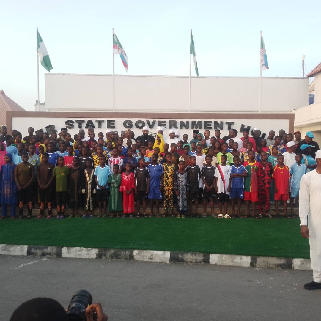 Bago receives rescued 100 abducted school children