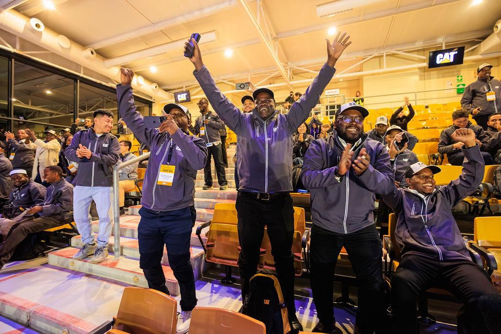 Mantrac Rewards CAT Excavator Winners With Spain Technical Experience