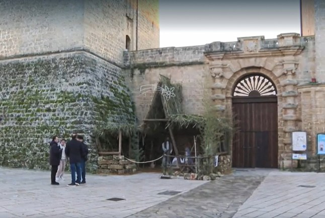 Wanted man jumped into nativity scene and pretended to be a king to lose police