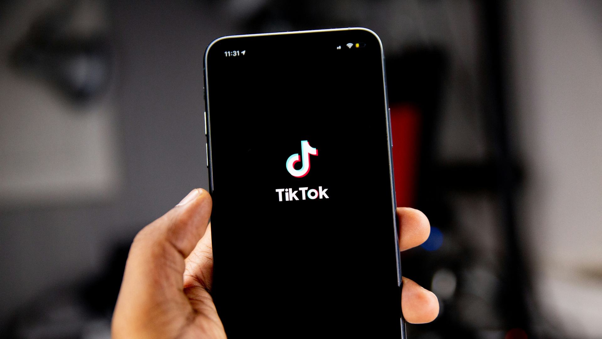 How to Buy TikTok Views That Actually Work (2025)