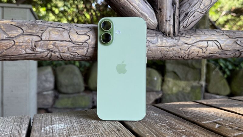 T-Mobile’s end-of-year deals include four free iPhone 17, Galaxy S25, and more – but you’ll have to be quick