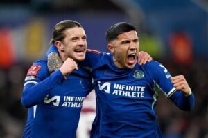 Chelsea star Fernandez hints at exit