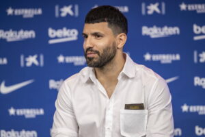 Man City Could Still Snatch Title From Arsenal, Says Aguero