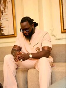 ‎”About 4 years ago”- Ex-waiter shares what he learnt during encounter with Jimmy...