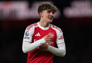 Dowman urged to leave Arsenal immediately