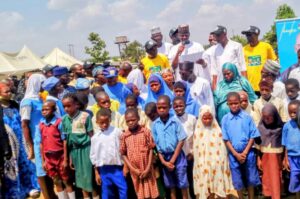 Kogi: APC chieftain awards scholarships to 40 students, distributes food items