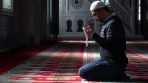 Iran Continues Ramadan Fasting Into Friday