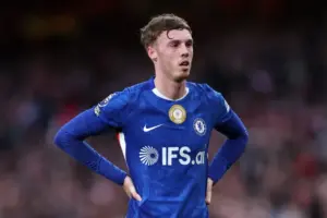 Palmer unsettled at Chelsea as Man United links intensify