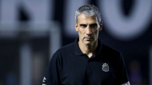 Santos Manager Fired Following Late-Game Loss to Neymar's Side