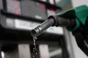 Nigerian filling stations reduce fuel price