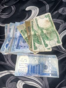 ‎”Someone actually wrote on it “- Man Raises Alarm, displays unusual writeup on ₦1,000...